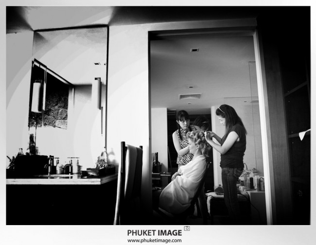 Phuket wedding photographer   on the beach 0002 650x505 Phuket wedding photographer   wedding on the beach   0002