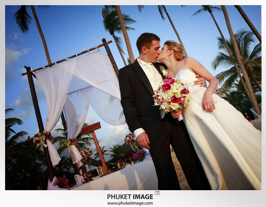Phuket wedding photographer _ Wedding on the beach - 0017 Phuket,Krabi,Racha island,Ko Yao,ko Phi Phi,Ko Lanta,Samui,Bangkok,Chiangmai,Thailand wedding photographer