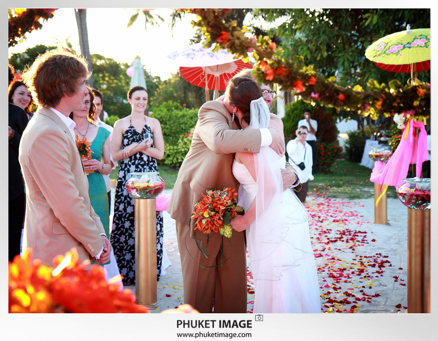 Samui wedding photographer - 0013 On the beach wedding photographer in Samui Island , Thailand