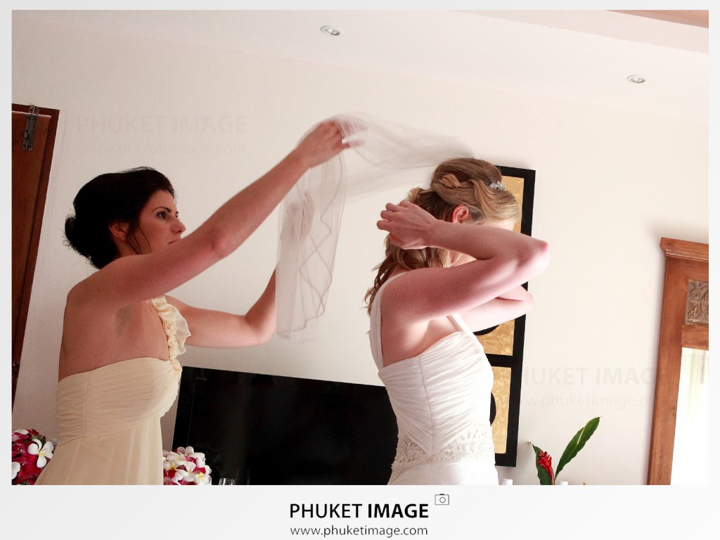 Oversea beach wedding photographer.